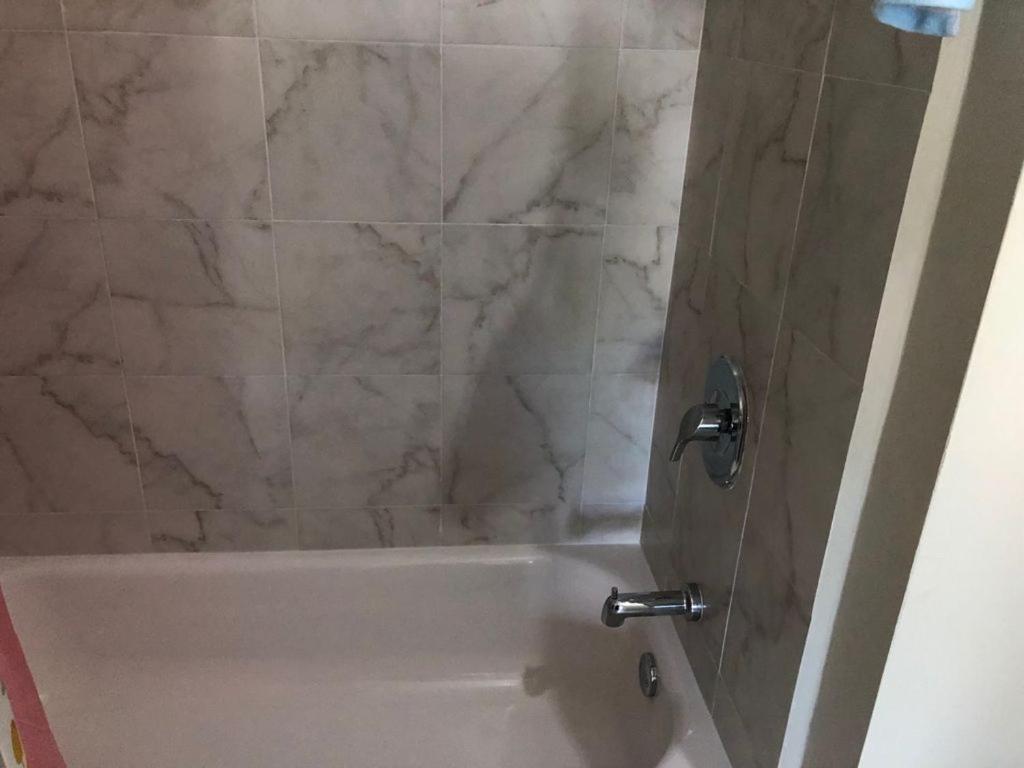 Lovely 2 Bedroom C̅ Netflix Across National Stadium Kingston Zewnętrze zdjęcie